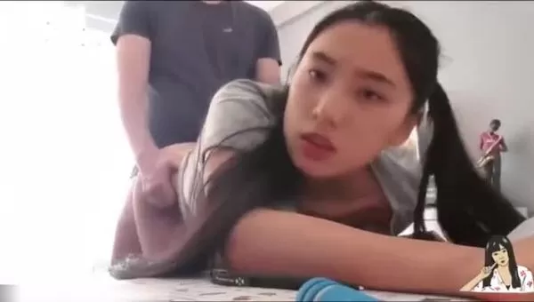 美女留学生与洋人老师在房间学习啪啪啪